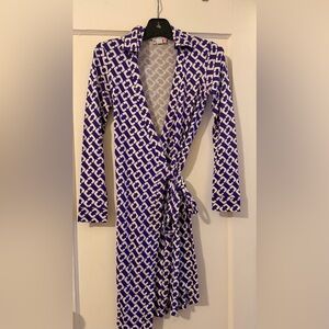 Diane Von Furstenberg Purple and White Wrap Robe